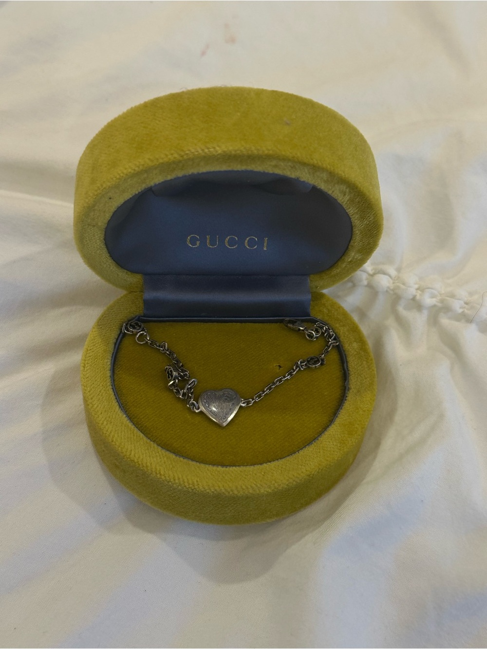 Gucci Silver Heart Charm Bracelet with Link Chain - Picture 2 of 3